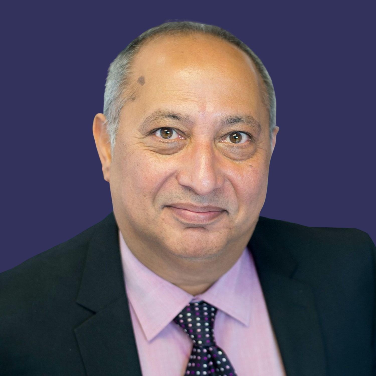 Profesor Swaran Singh