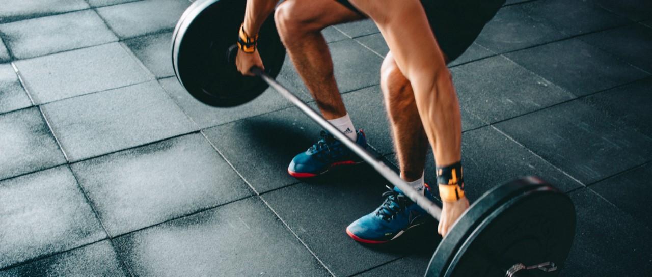 ¿Cuáles son los beneficios del ejercicio de fuerza?