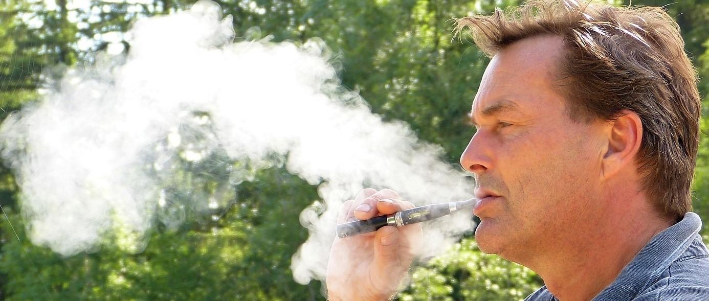 Los cigarrillos electrónicos podrían recetarse en el SNS por primera vez en el mundo