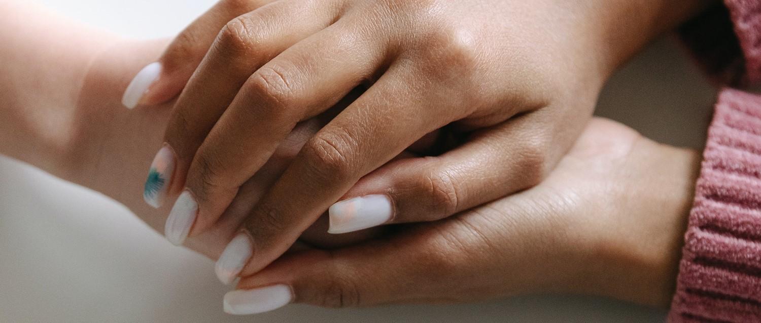 ¿Por qué las personas LGBTI tienen peor experiencia en la atención oncológica?