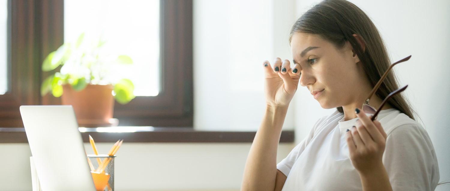 Cómo cuidar sus ojos mientras trabaja desde casa