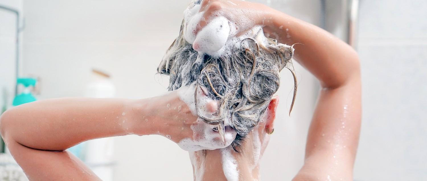 ¿Con qué frecuencia hay que lavarse el pelo?