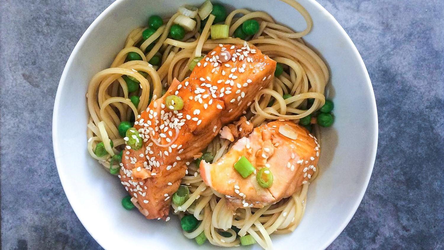 fideos de salmón con soja